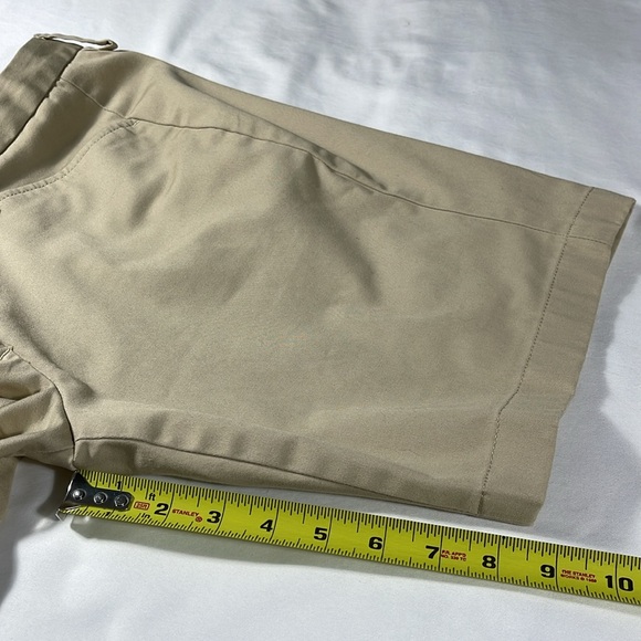 Lands' End womens khaki flat front 8.5" inseam Bermuda shorts - size 6P - Picture 8 of 9